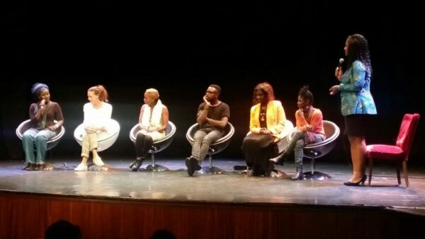 Débat : Femmes d’origine africaine dans le cinéma belge et de la diaspora. De gche à droite : Babetida Sadjo, Frédérique Migom, Kis'Keya, Francisco Luzemo, Awa Sene et Nadège Ouédraogo. Avec Achaïso Effeno, modératrice