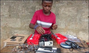 Kelvin Doe; un petit génie africain qui épate l’Amérique