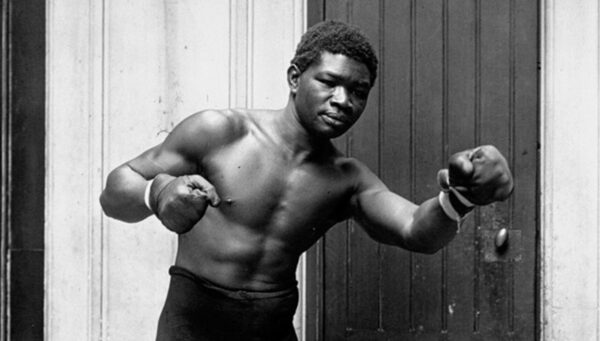 Amadou Mbarick Fall, dit « Siki », le champion dit « championzé » par les français